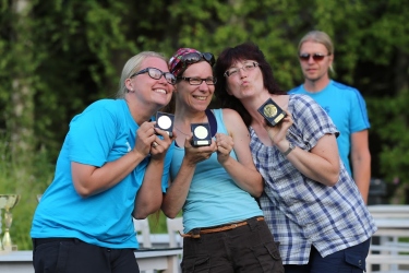 Heidi, Katri ja Leea palkintojenjaossa, joukkue-SM-kultaa pk:ssa 2013!.